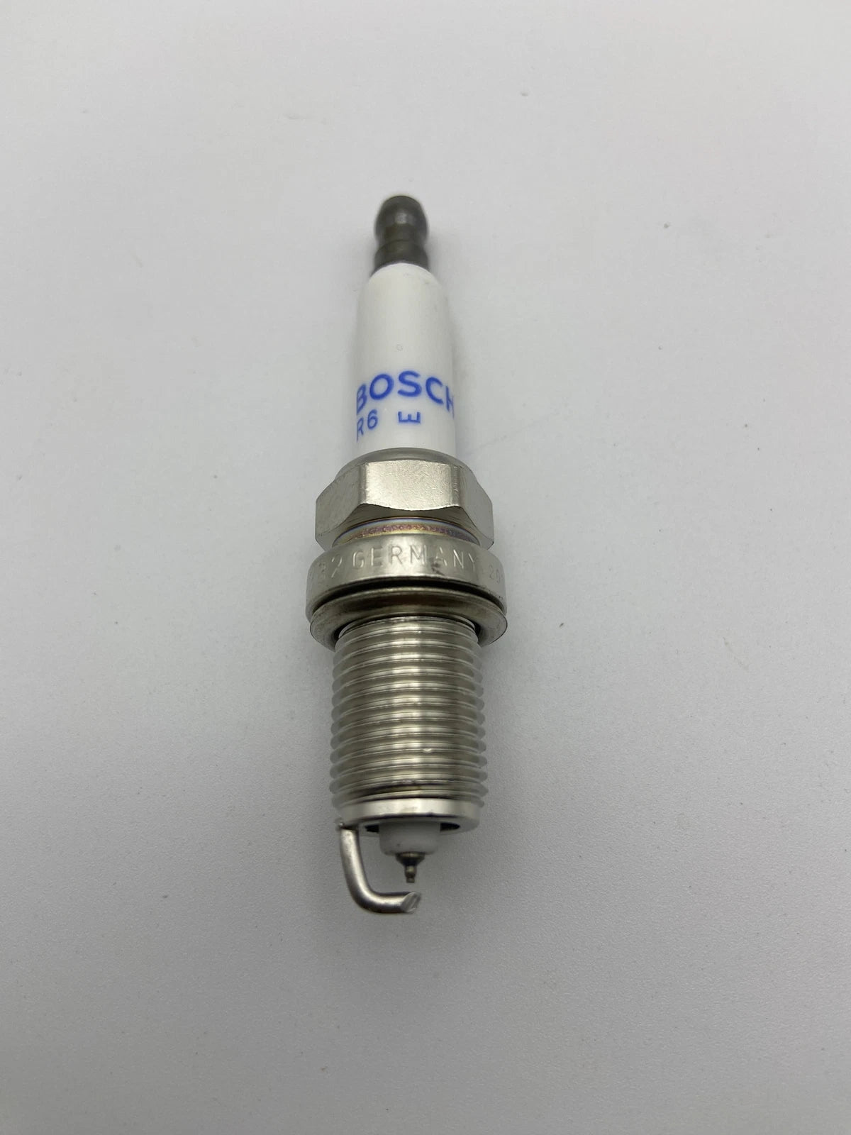 Bosch Spark Plugs 12122158252 For BMW 550i 650i 750i 750Li X5  (Pack of 8)
