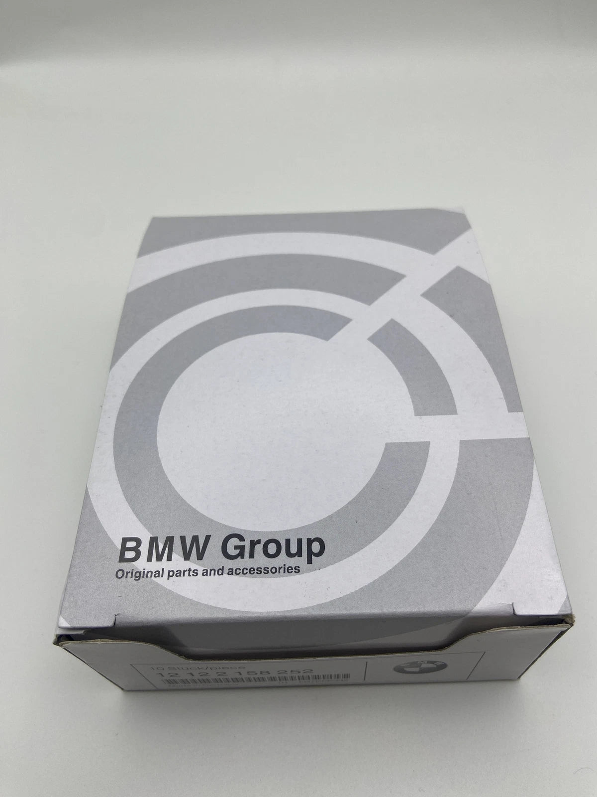 Bosch Spark Plugs 12122158252 For BMW 550i 650i 750i 750Li X5  (Pack of 8)